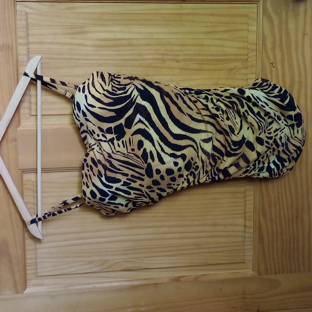 Natori swim top